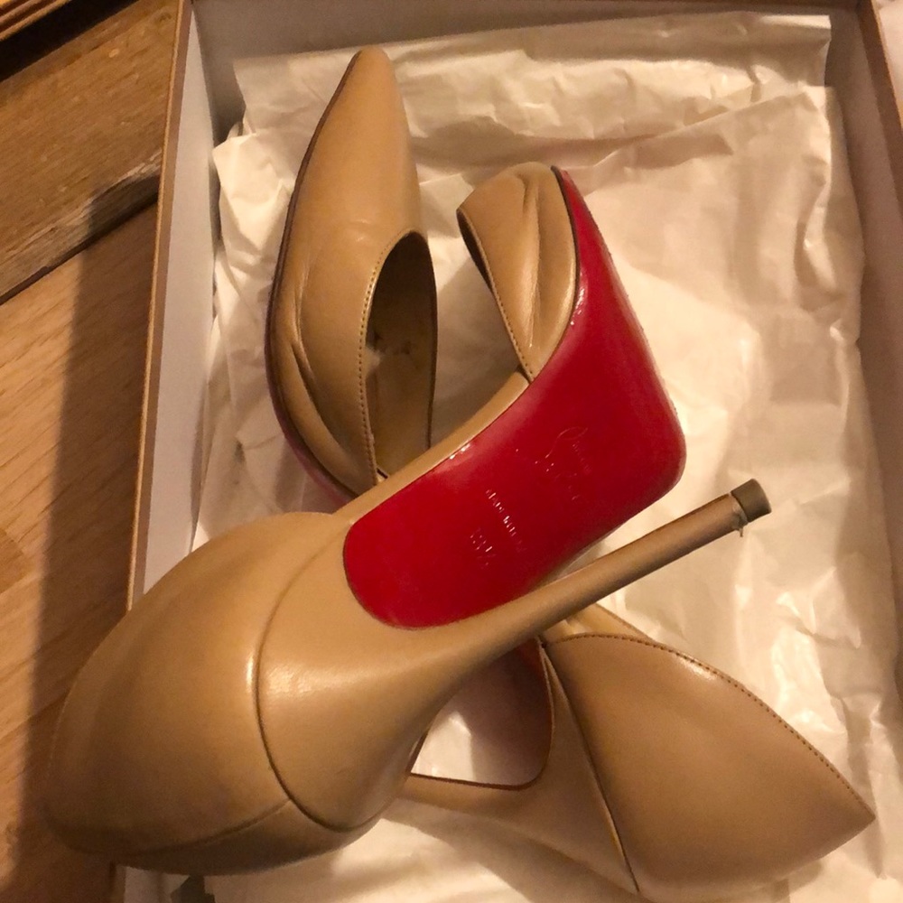 Authentic Louboutin nude heels - Picture 8 of 8